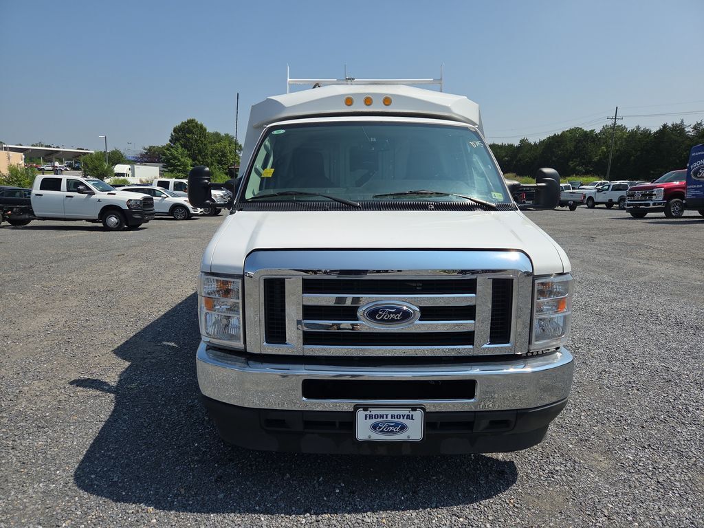 2024 Ford E-450 Cutaway 