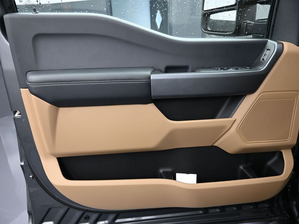 2025 Ford F-350 Super Duty XLT