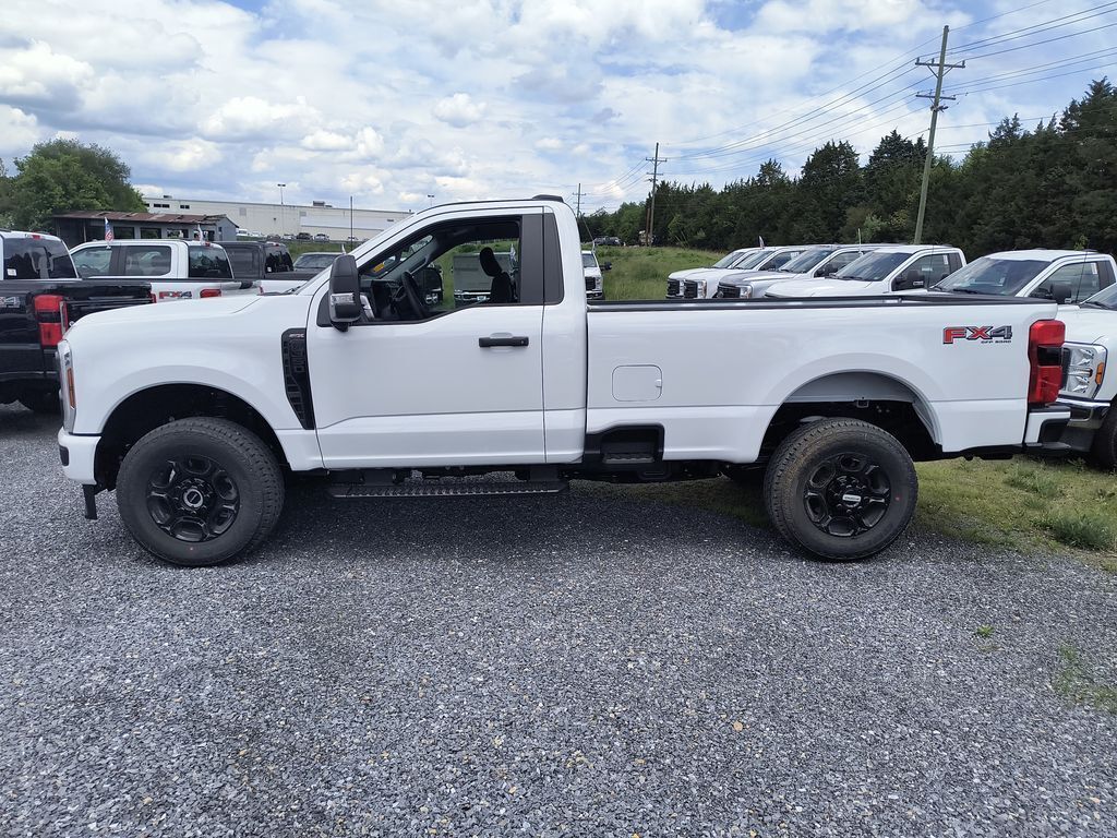 2025 Ford F-350 Super Duty XL