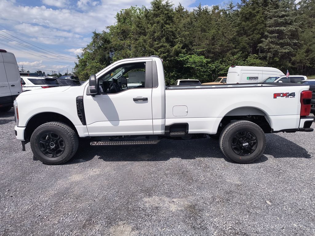 2025 Ford F-350 Super Duty XL