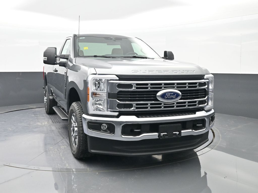 2025 Ford F-350 Super Duty XLT