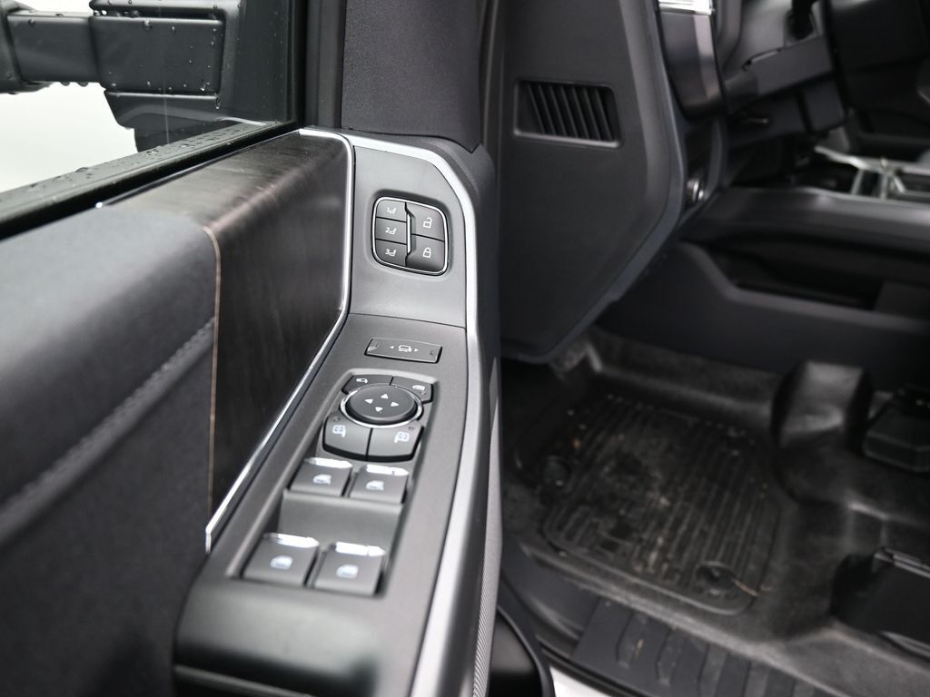 2026 Ford F-350 Super Duty LARIAT