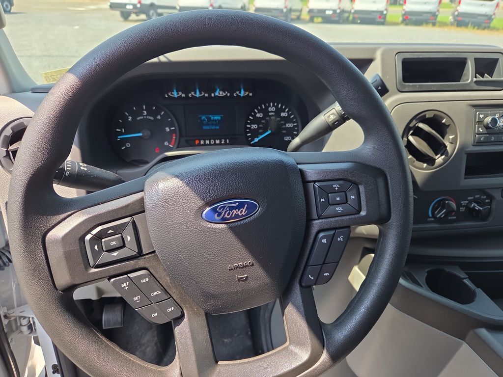 2024 Ford E-450 Cutaway 