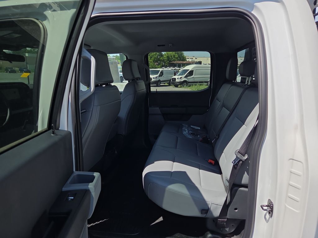 2024 Ford F-350 Chassis XL