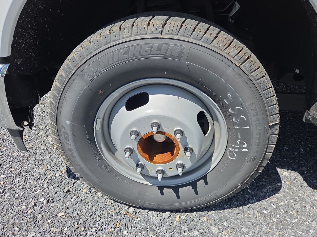 2024 Ford F-350 Chassis XL