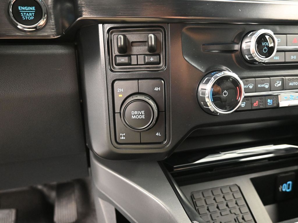 2026 Ford F-350 Super Duty LARIAT