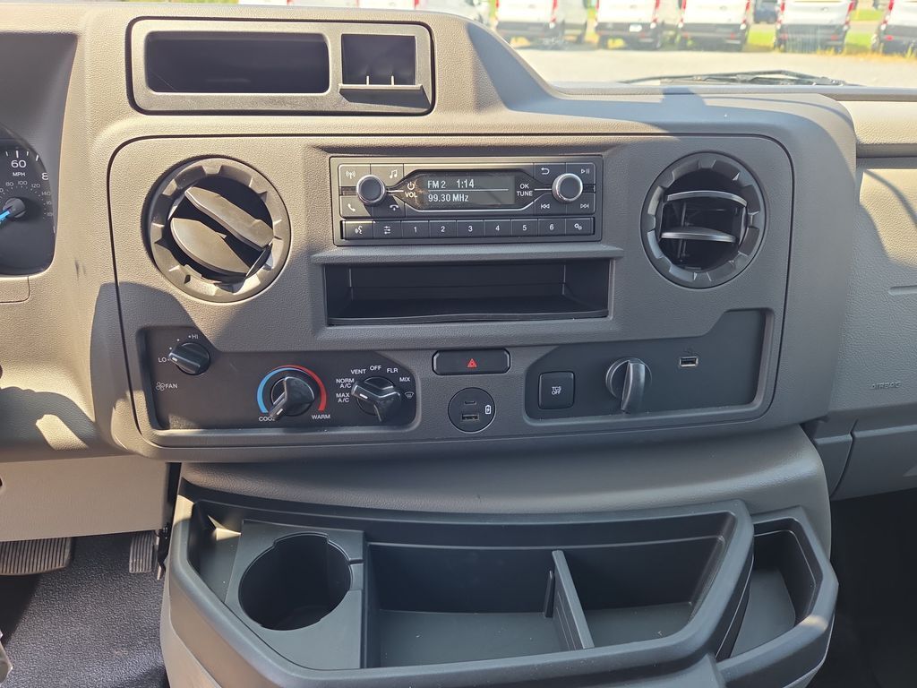 2024 Ford E-450 Cutaway 