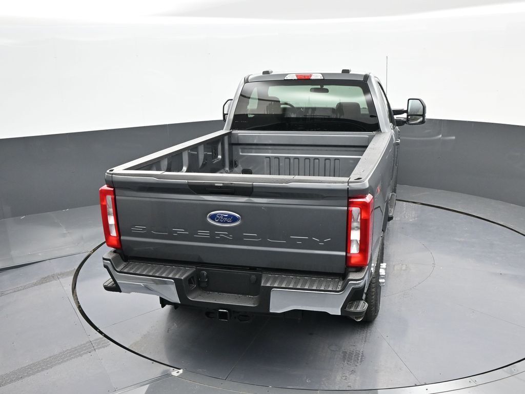 2025 Ford F-350 Super Duty XLT