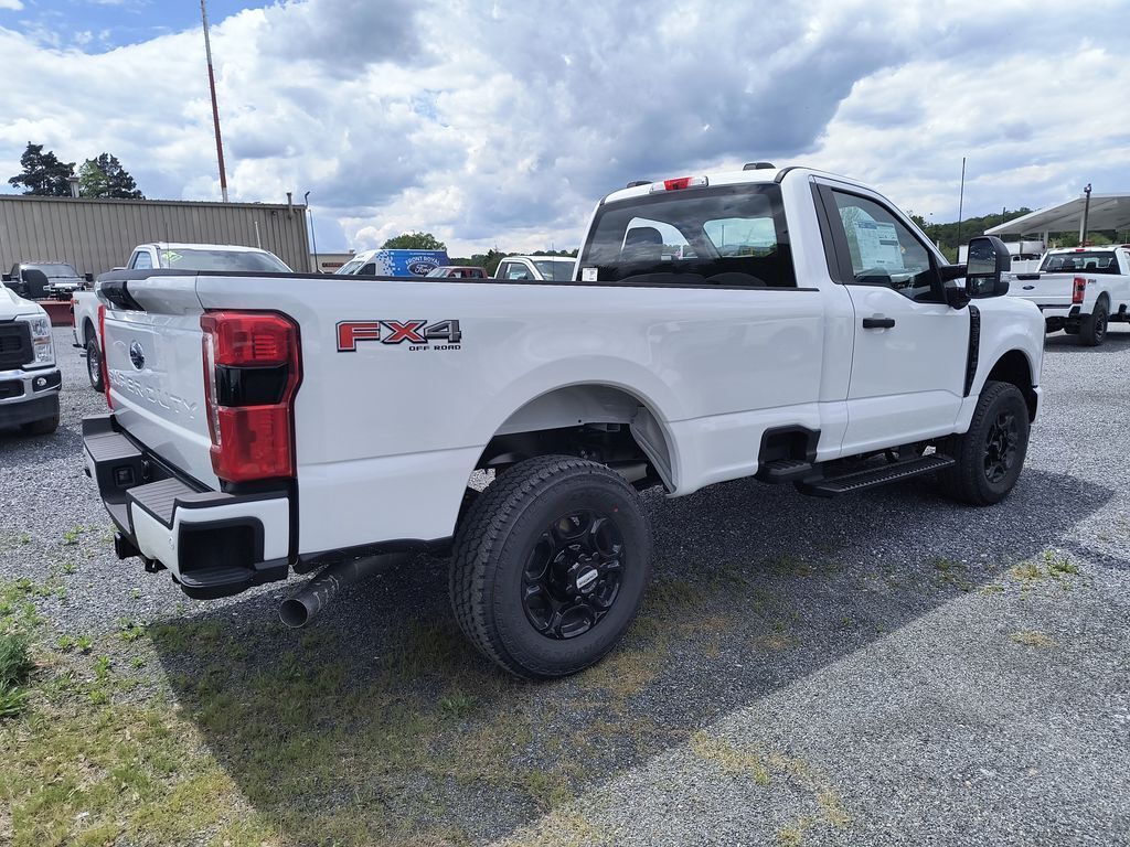 2025 Ford F-350 Super Duty XL