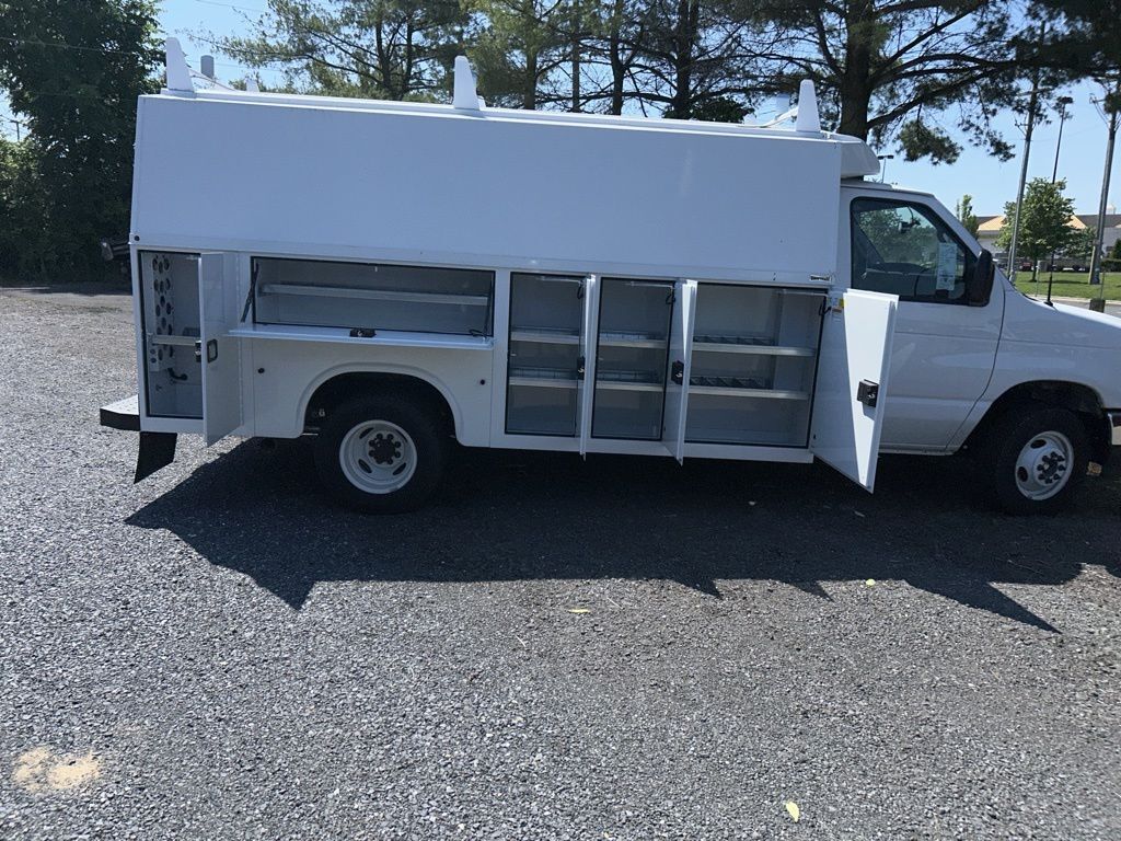 2024 Ford E-450 Cutaway 