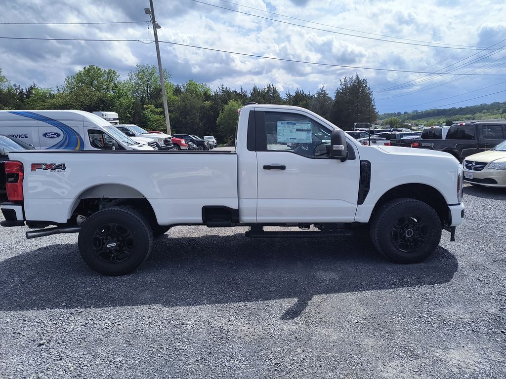 2025 Ford F-350 Super Duty XL