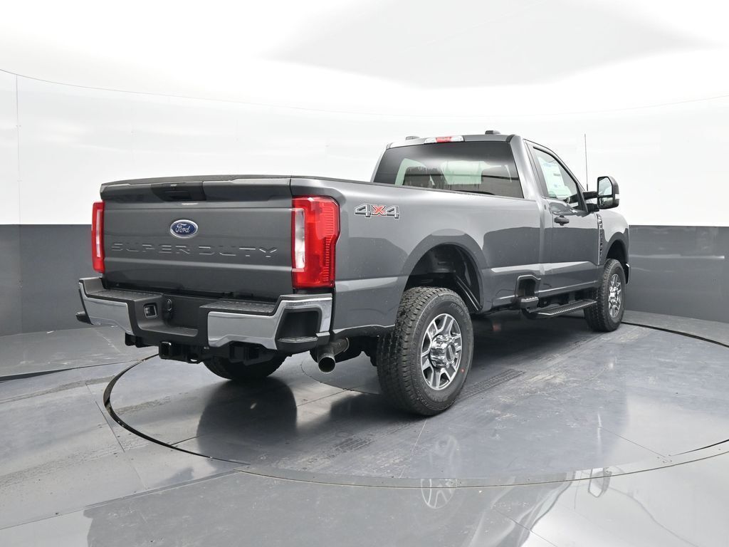2025 Ford F-350 Super Duty XLT