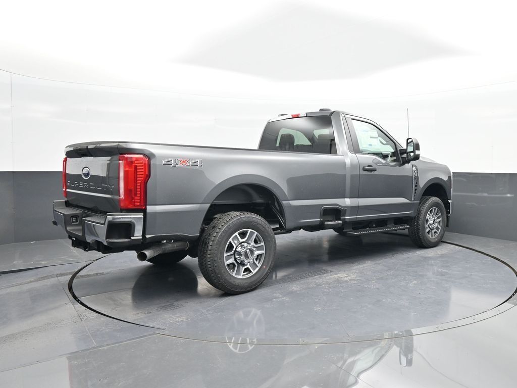 2025 Ford F-350 Super Duty XLT