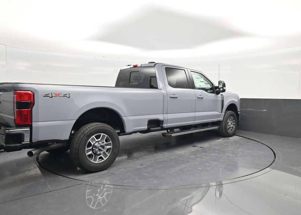 2026 Ford F-350 Super Duty LARIAT
