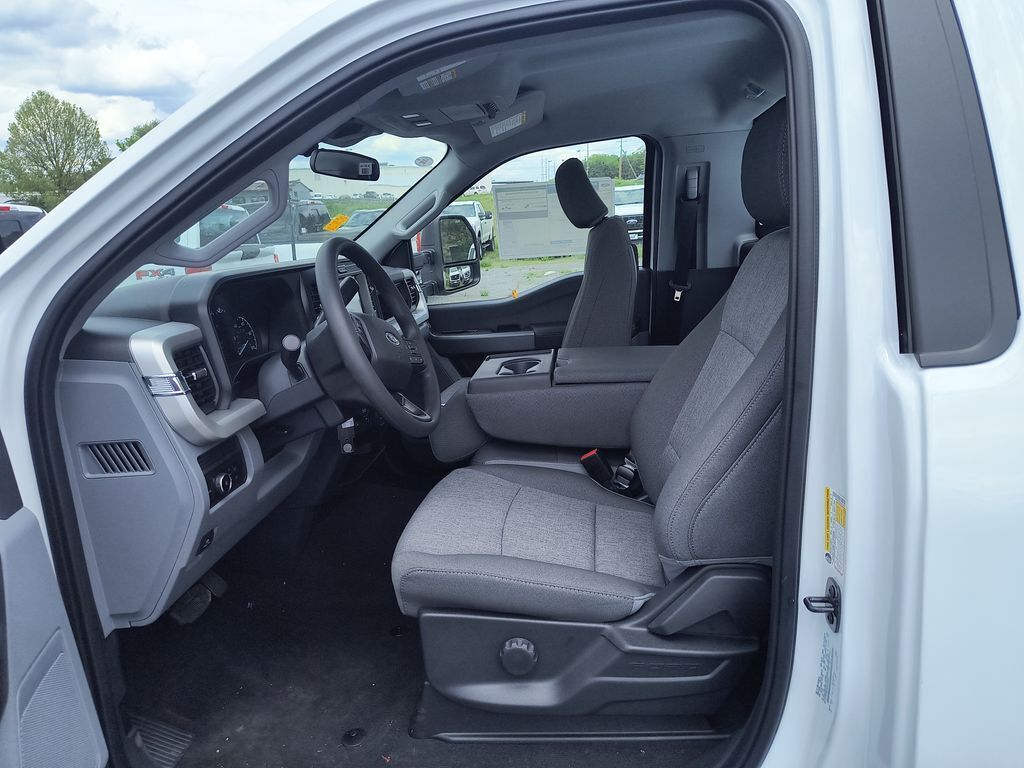 2025 Ford F-350 Super Duty XL