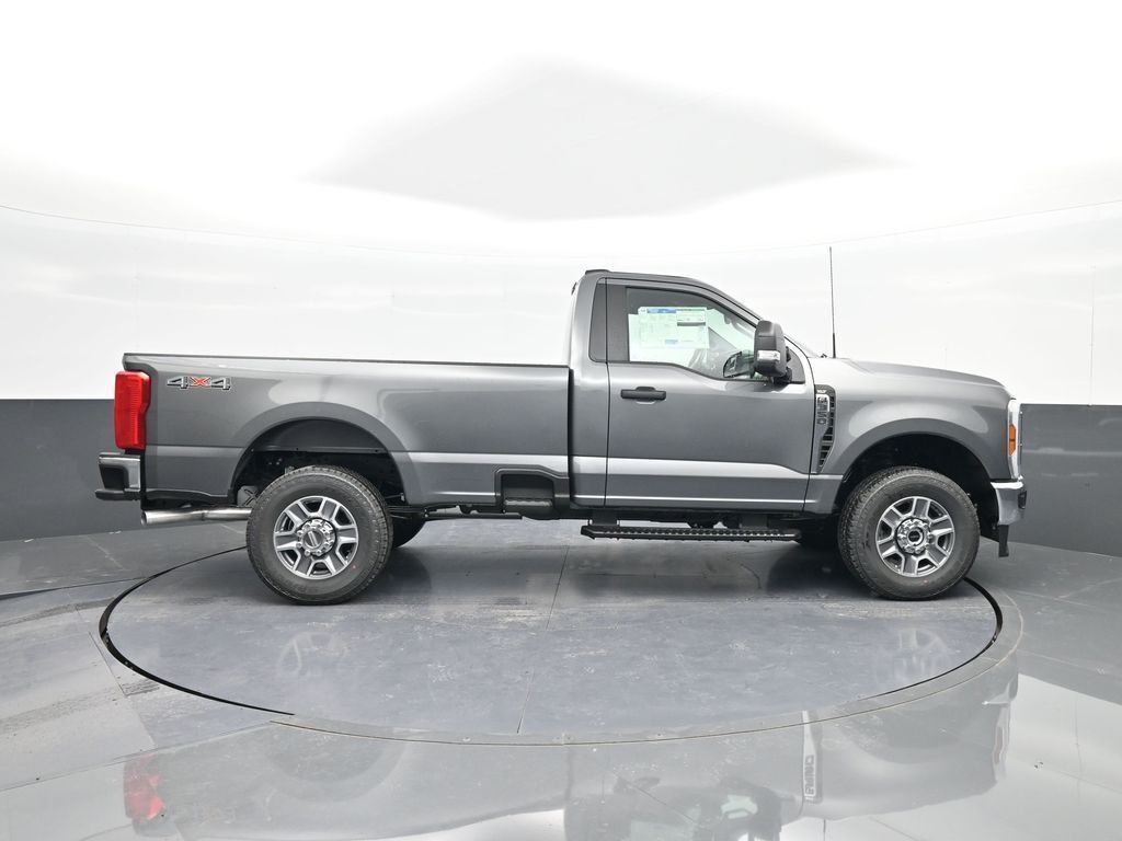 2025 Ford F-350 Super Duty XLT