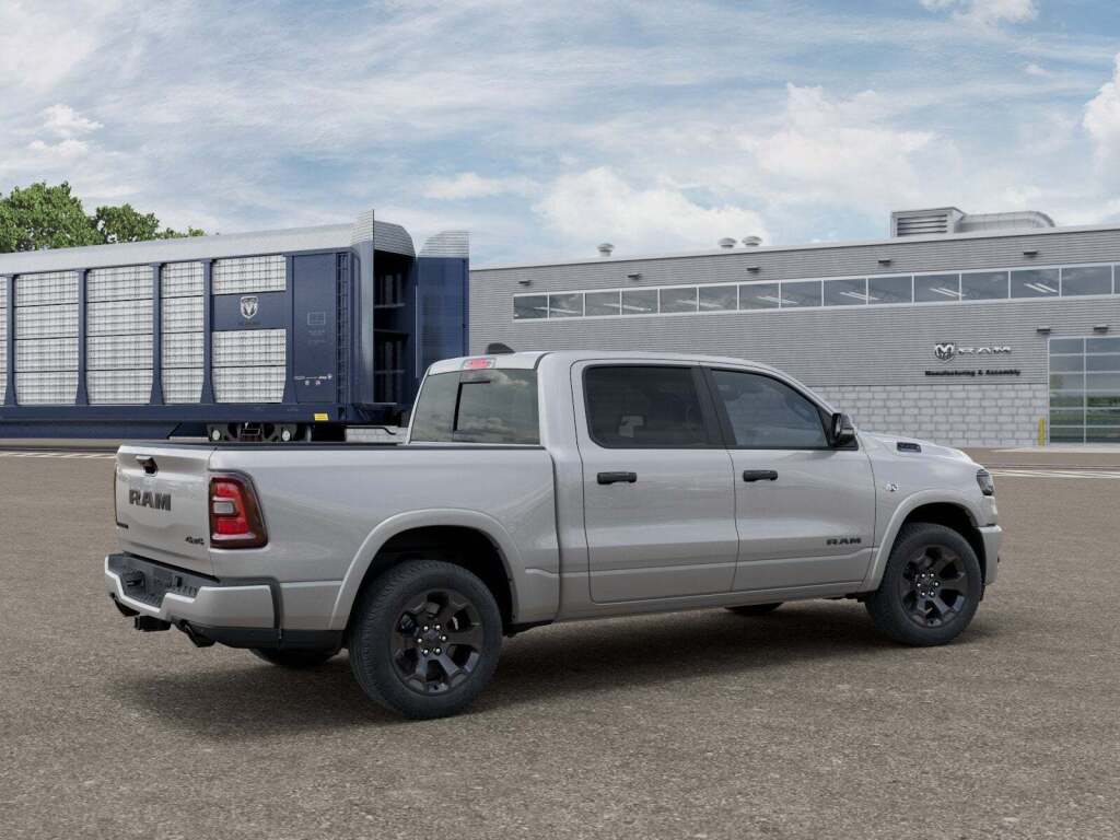 2026 Ram 1500 Big Horn Crew Cab 4x4 5'7" Box