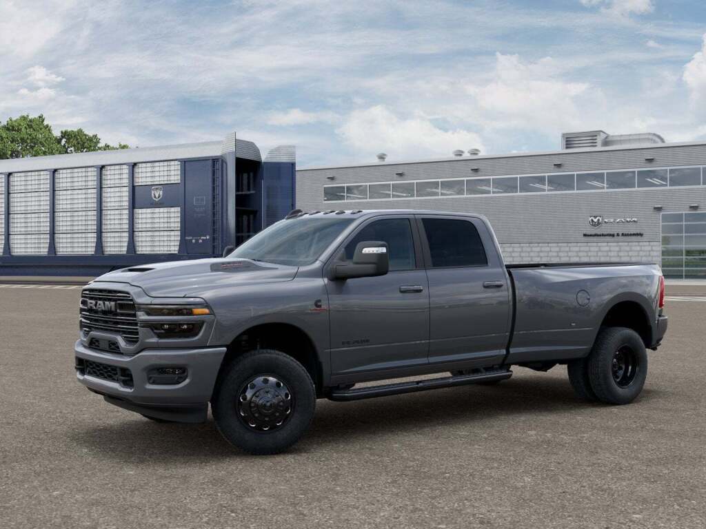 2026 Ram 3500 Laramie Crew Cab 4x4 8' Box