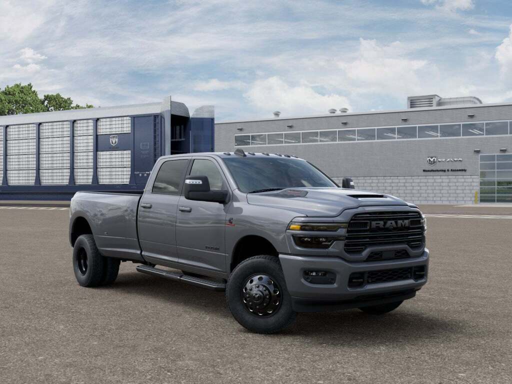2026 Ram 3500 Laramie Crew Cab 4x4 8' Box