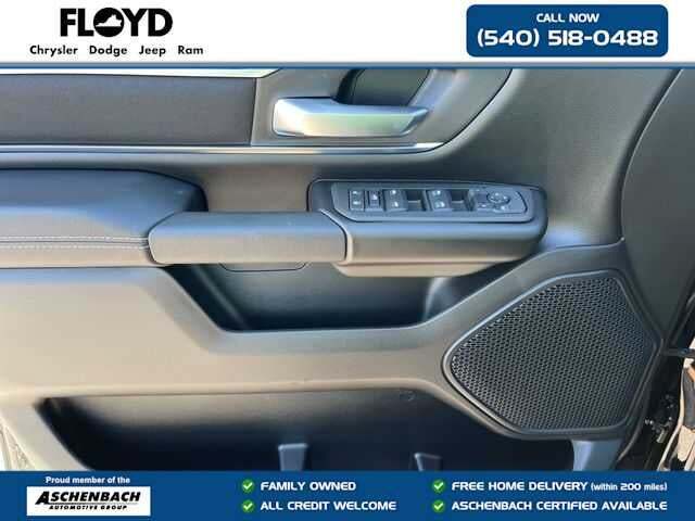 2025 Ram 1500 Big Horn Crew Cab 4x4 5'7" Box