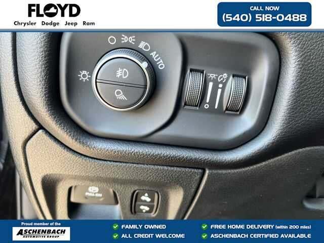 2025 Ram 1500 Big Horn Crew Cab 4x4 5'7" Box