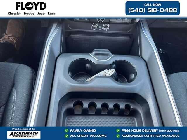 2025 Ram 1500 Big Horn Crew Cab 4x4 5'7" Box