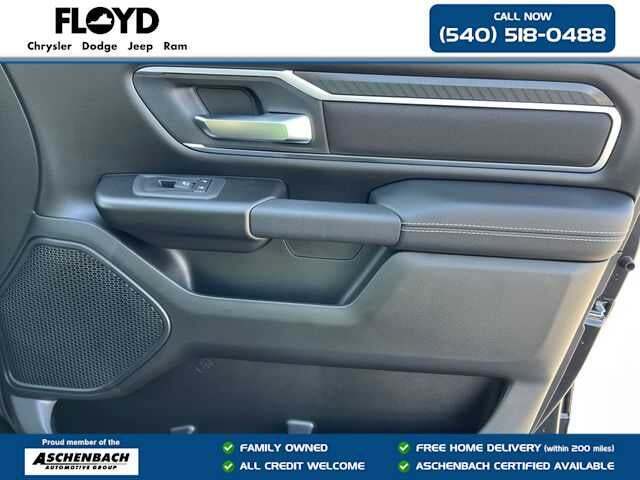 2025 Ram 1500 Big Horn Crew Cab 4x4 5'7" Box