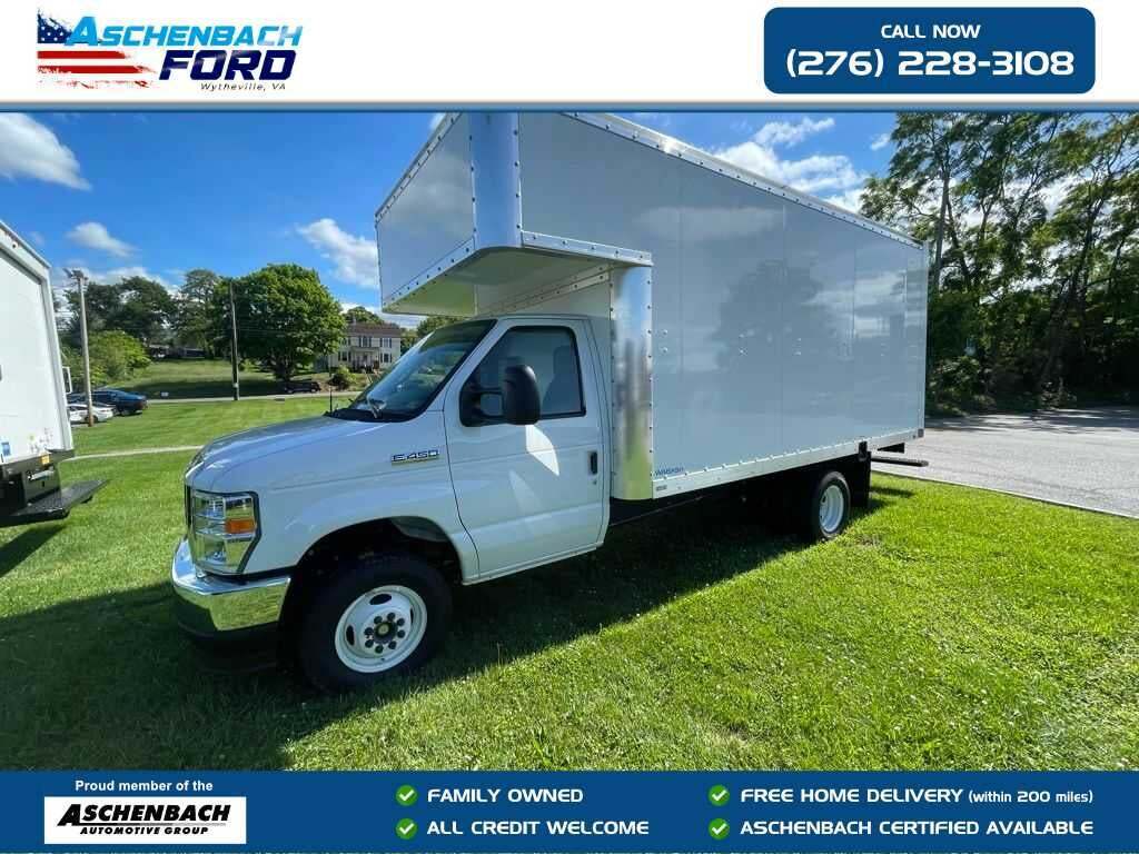 2024 Ford E-450 Cutaway 