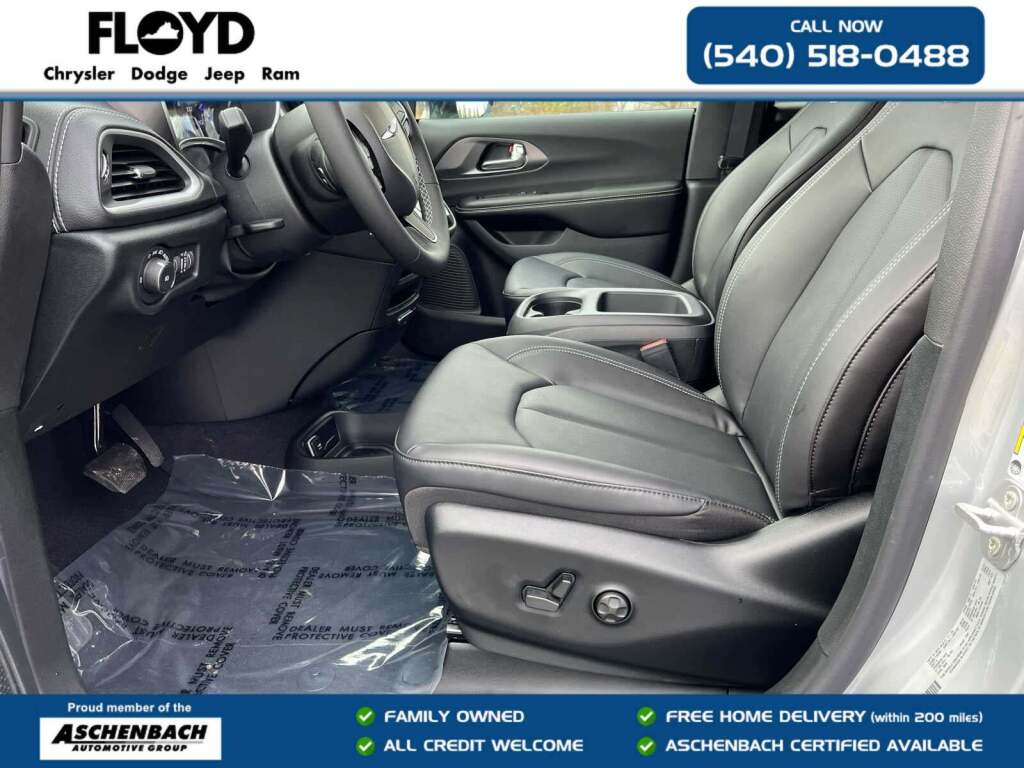 2026 Chrysler Pacifica Select AWD