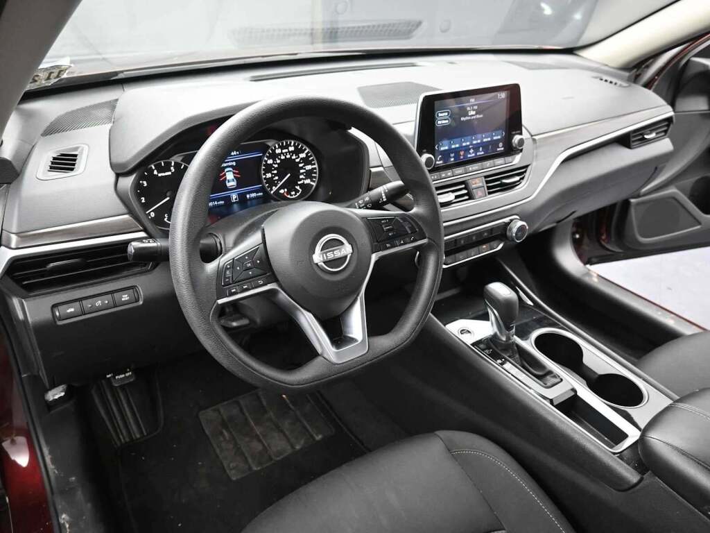 2024 Nissan Altima SV FWD