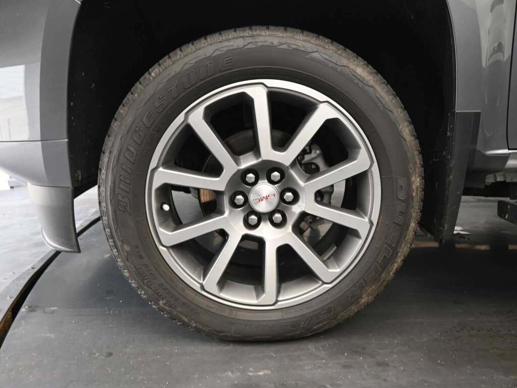 2022 GMC Canyon 4WD Crew Cab Short Box Denali