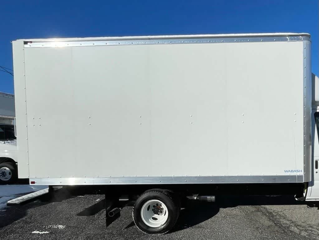 2024 Ford E-450 Cutaway 