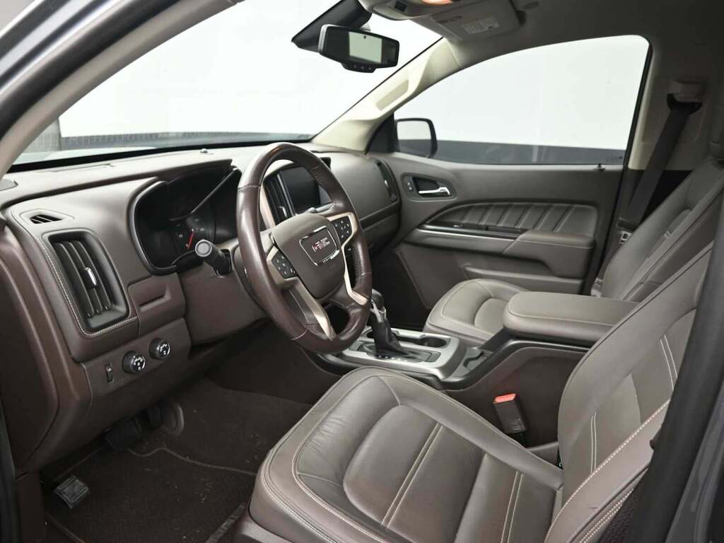 2022 GMC Canyon 4WD Crew Cab Short Box Denali