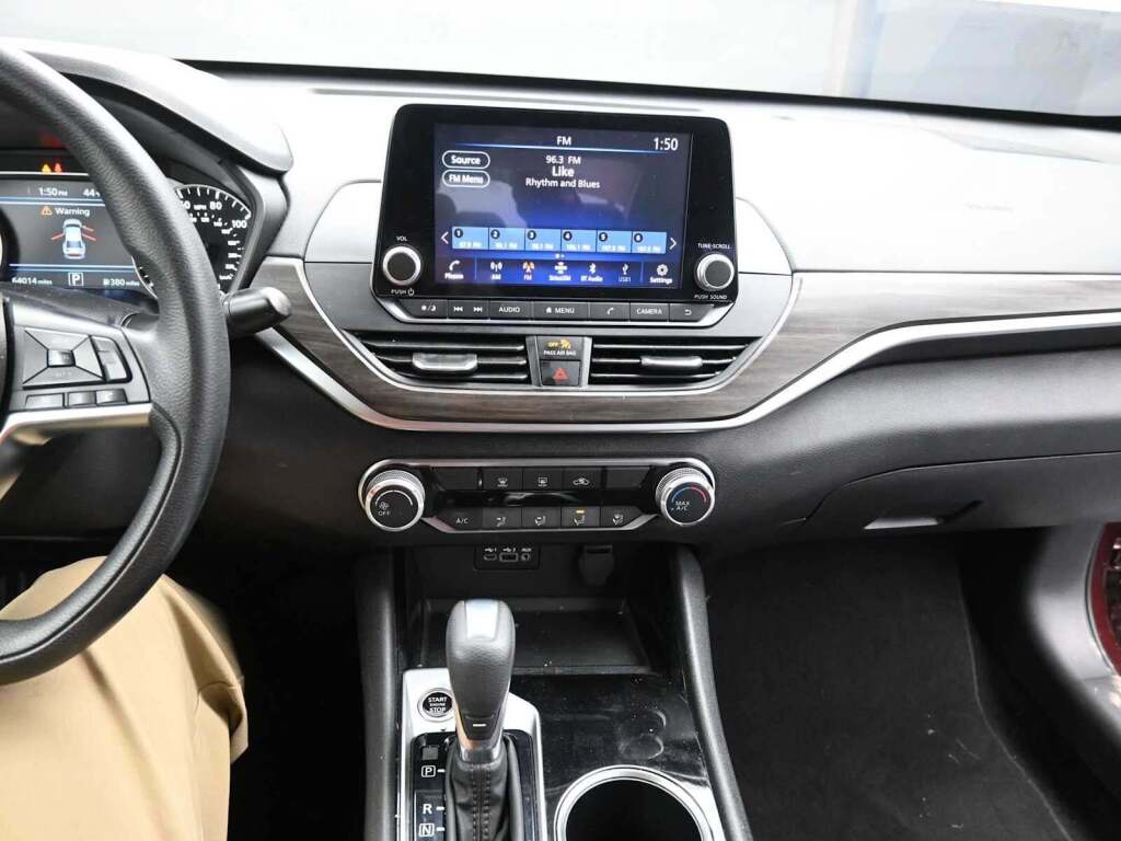 2024 Nissan Altima SV FWD