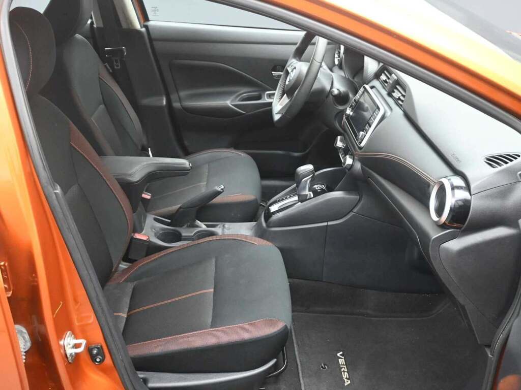 2021 Nissan Versa SR Xtronic CVT