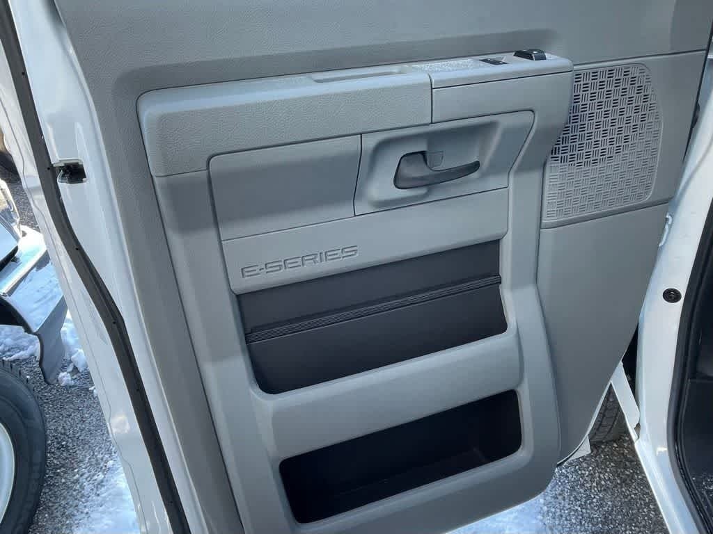 2024 Ford E-450 Cutaway 