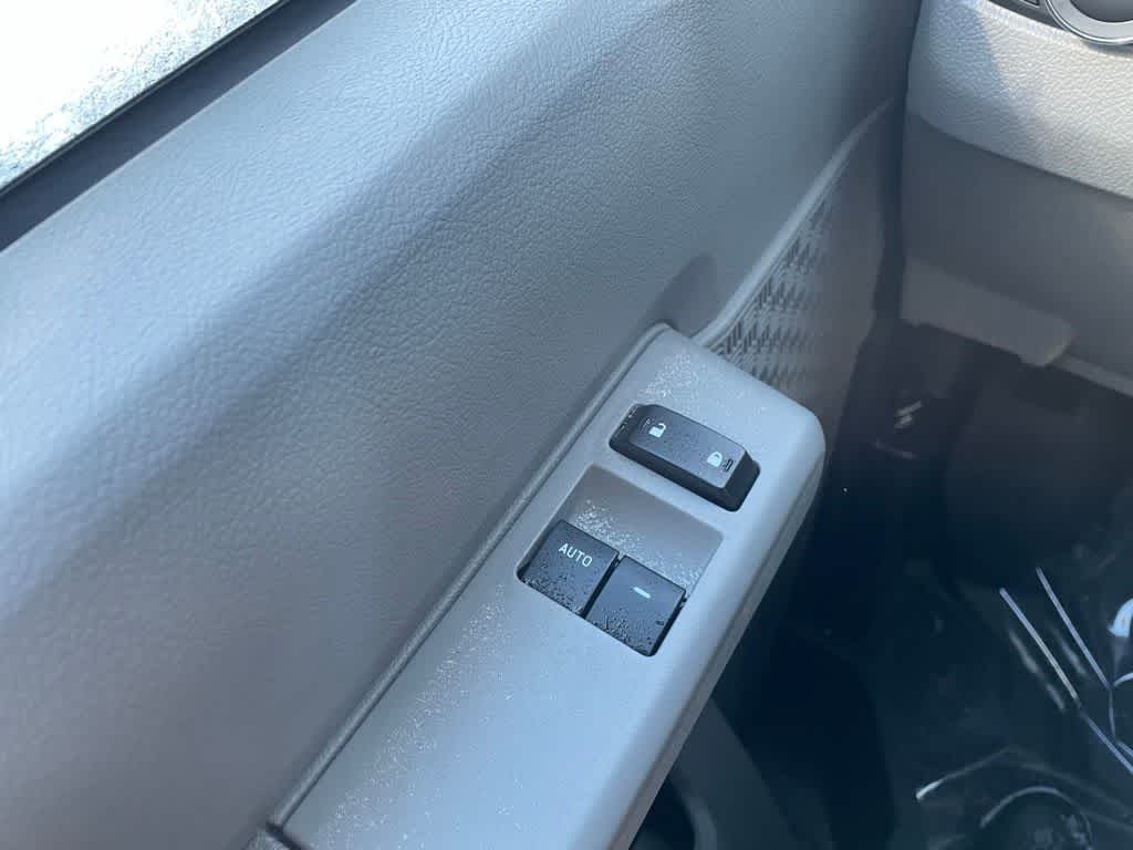 2024 Ford E-450 Cutaway 