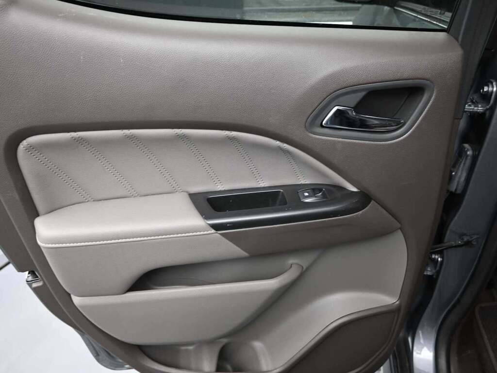 2022 GMC Canyon 4WD Crew Cab Short Box Denali