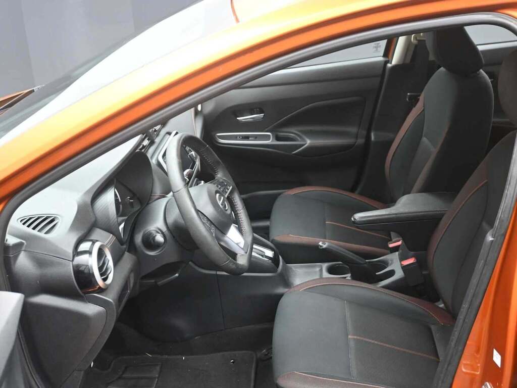 2021 Nissan Versa SR Xtronic CVT