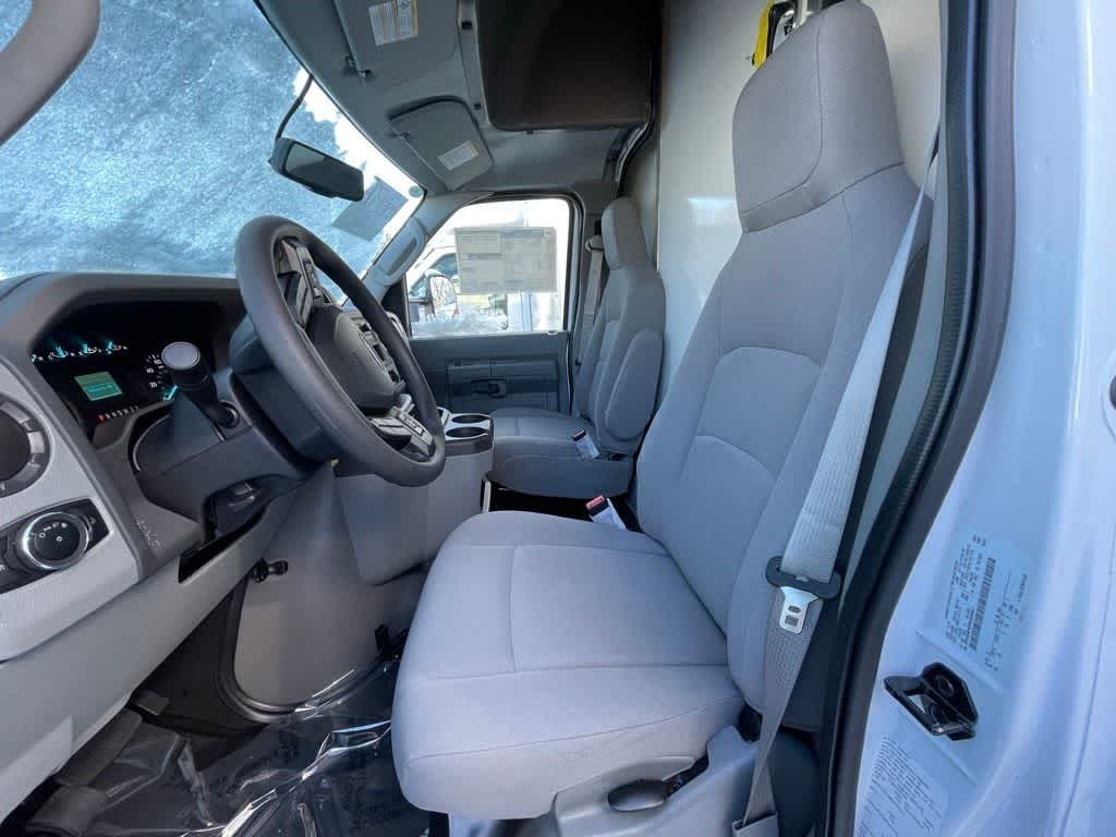2024 Ford E-450 Cutaway 
