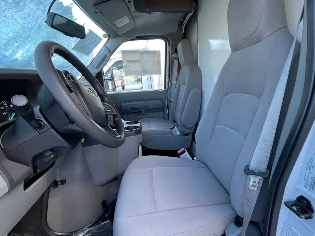 2024 Ford E-450 Cutaway 