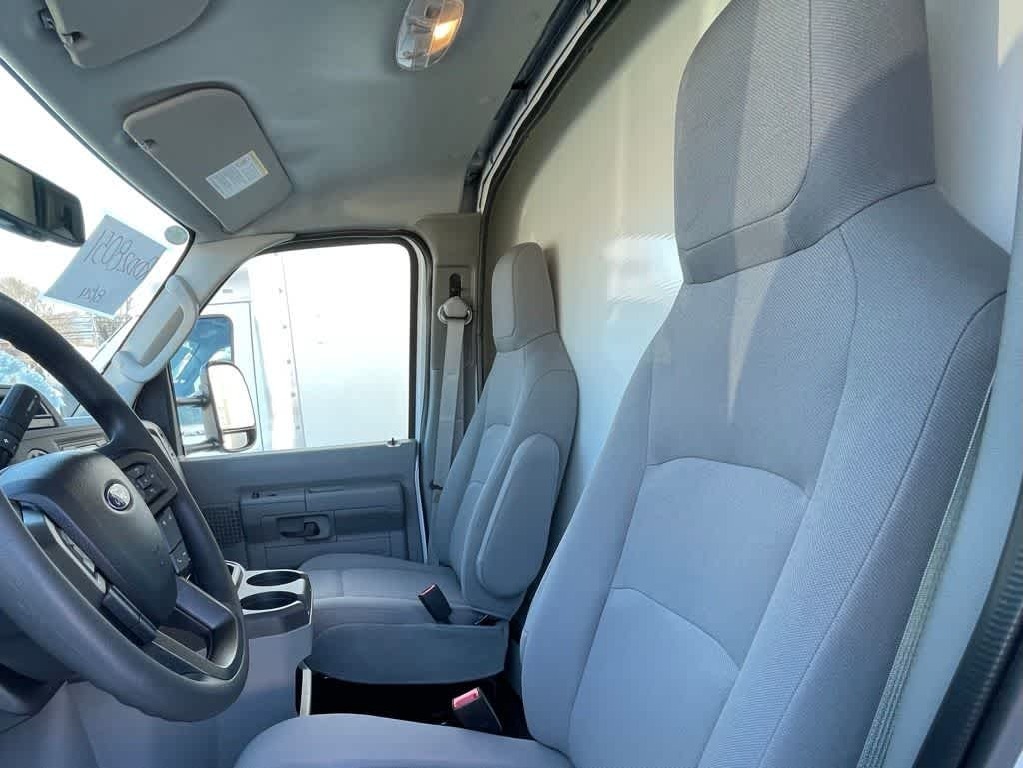 2024 Ford E-450 Cutaway 