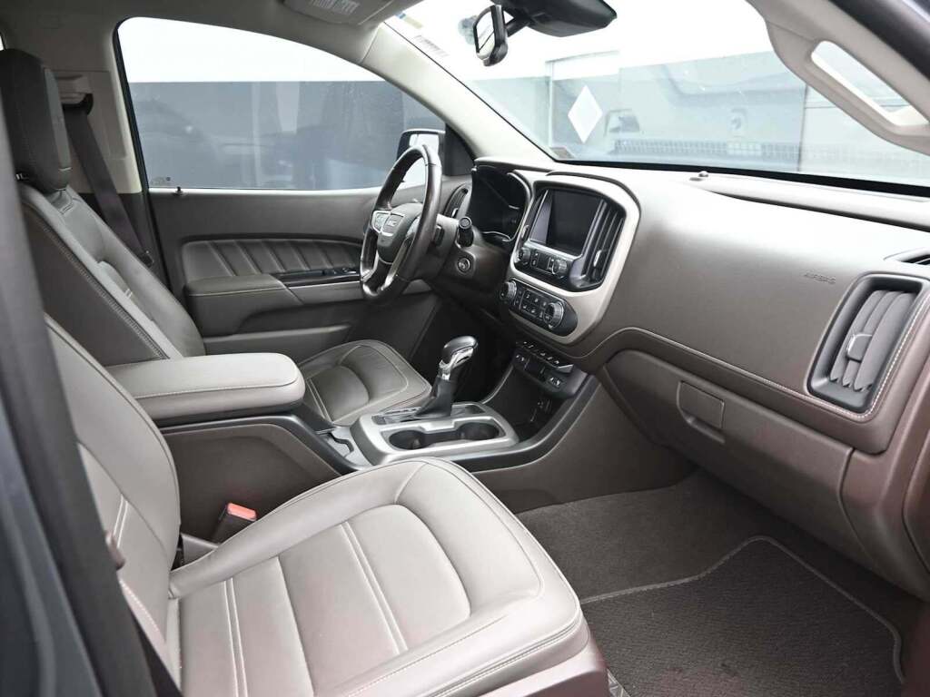 2022 GMC Canyon 4WD Crew Cab Short Box Denali