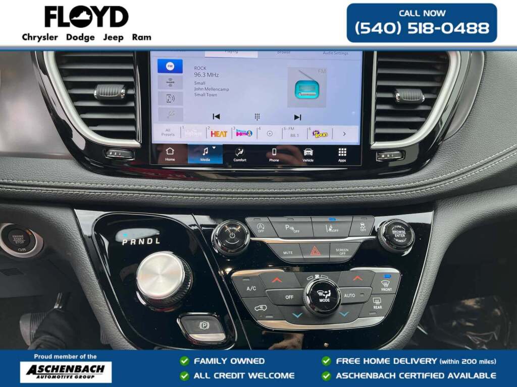 2026 Chrysler Pacifica Select AWD