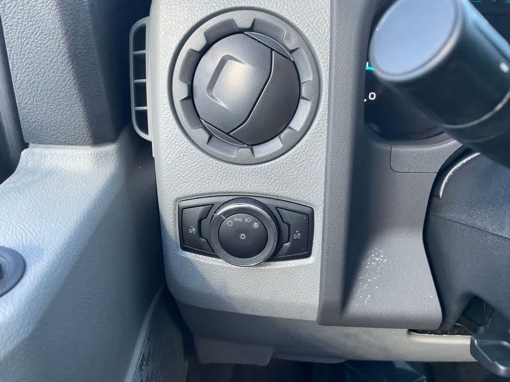 2024 Ford E-450 Cutaway 