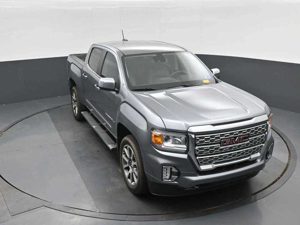 2022 GMC Canyon 4WD Crew Cab Short Box Denali