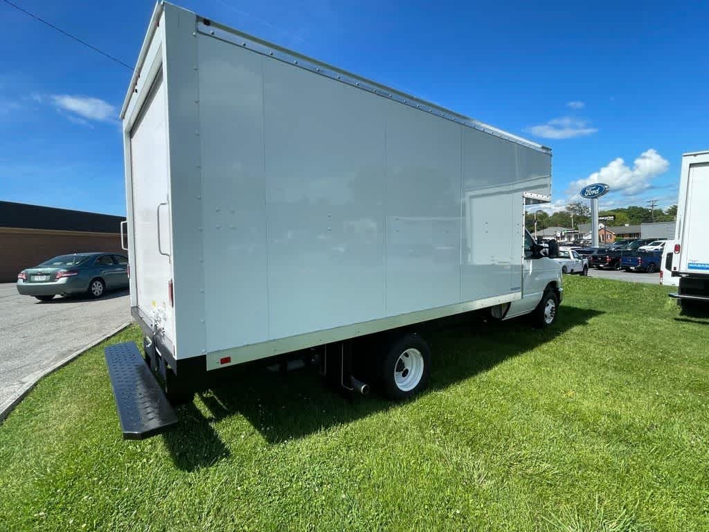 2024 Ford E-450 Cutaway 
