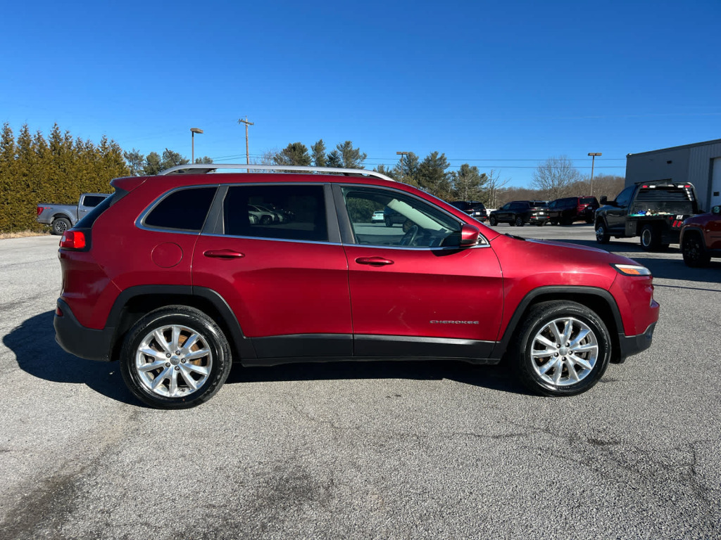 Used 2015 Jeep Cherokee Limited with VIN 1C4PJMDS5FW569561 for sale in Wytheville, VA
