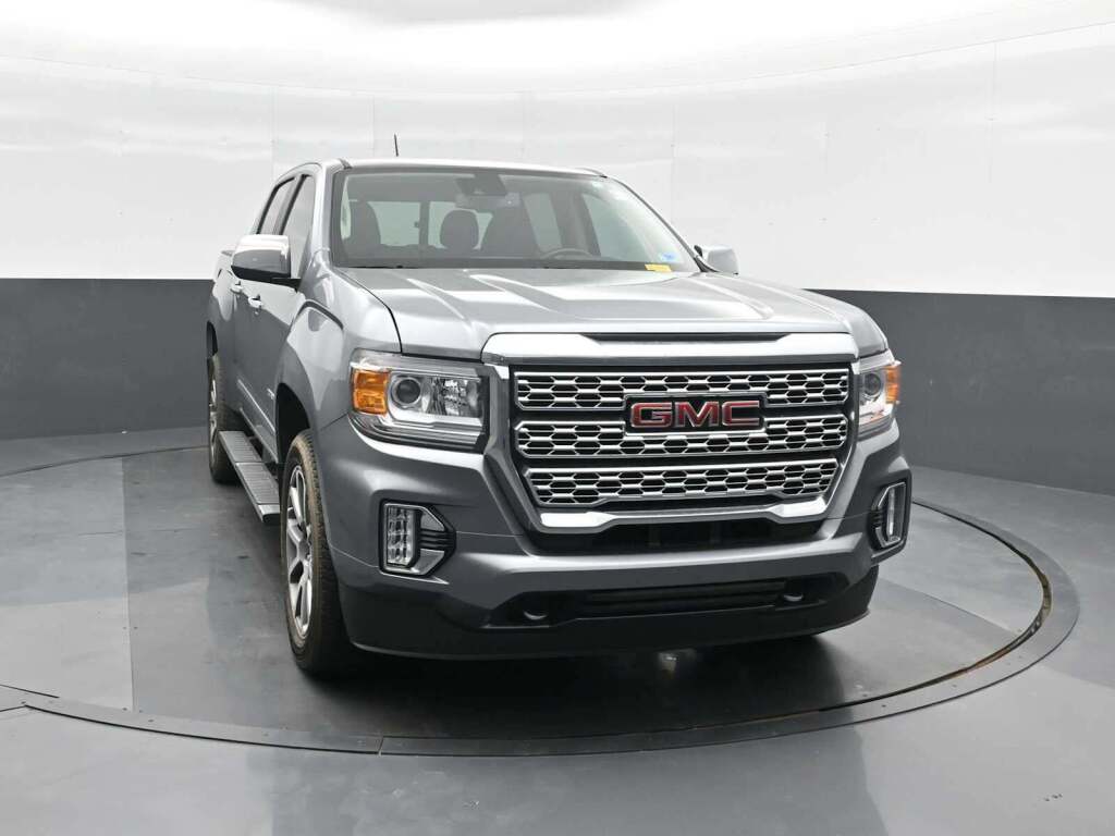 2022 GMC Canyon 4WD Crew Cab Short Box Denali