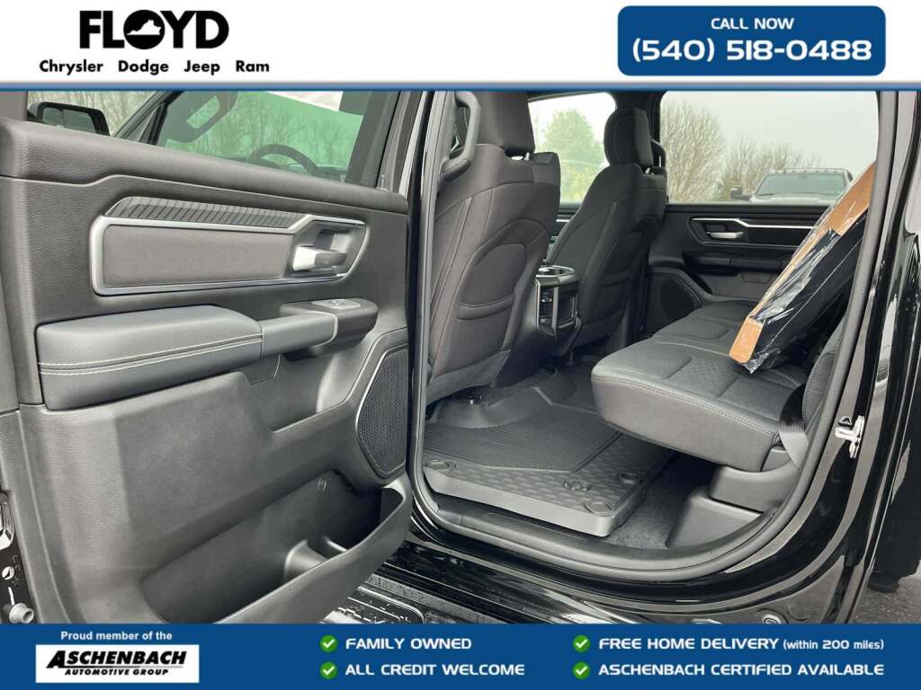 2026 Ram 1500 Big Horn Crew Cab 4x4 5'7" Box